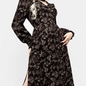 Disturbia poison plant puff sleeve midi dress